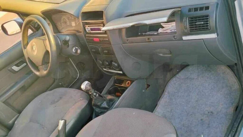 Voiture FIAT SIENA à vendre ndhifa en bonne état complet