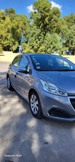 peugeot 208 parfait état complet