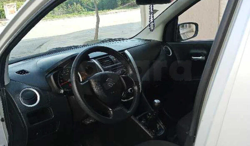 A vendre une très belle Suzuki Celerio 1ère main complet