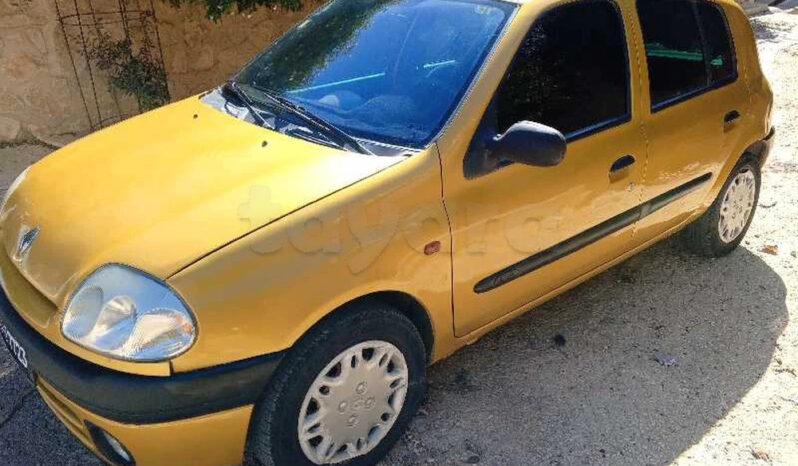 clio bombé modèle 2001 importé de l’Espagne complet