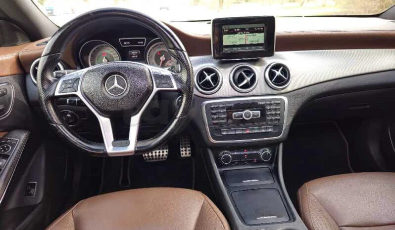 A vendre ou à échanger une Très belle Mercedes CLA 200 complet