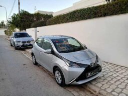 A vendre une toyota aygo première main complet