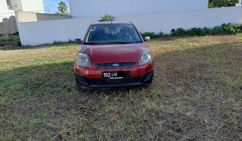 Ford fiesta on bonne etat complet