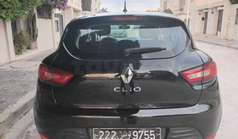 CLIO 4 PREMIÈRE MAIN TRÈS PROPRE complet