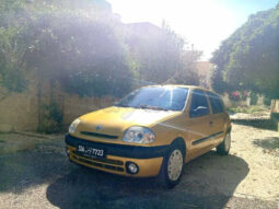 clio bombé modèle 2001 importé de l’Espagne complet