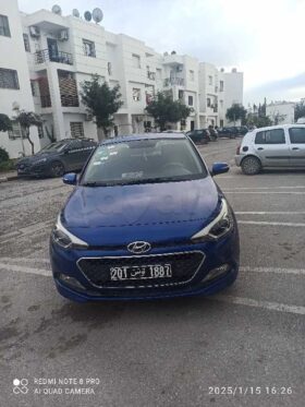 voiture Hyundai i20 . presque neuve, bien entretenue, première main