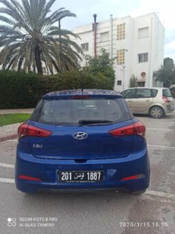 voiture Hyundai i20 . presque neuve, bien entretenue, première main complet