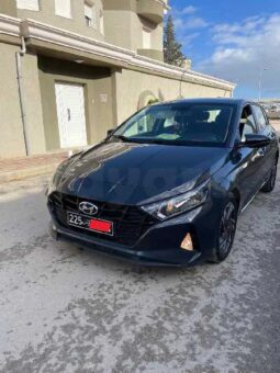 A vendre hyundai i20 essence 5cv voiture économique, propre et puissante complet