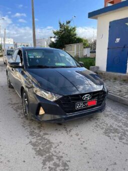 A vendre hyundai i20 essence 5cv voiture économique, propre et puissante complet