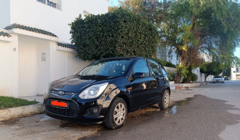 Ford Festa Essence 5 CV complet